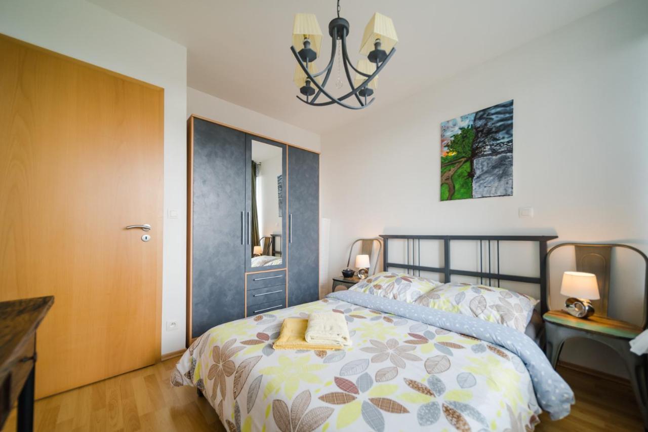 Comfy condo&FREE parking Bratislava Exterior foto
