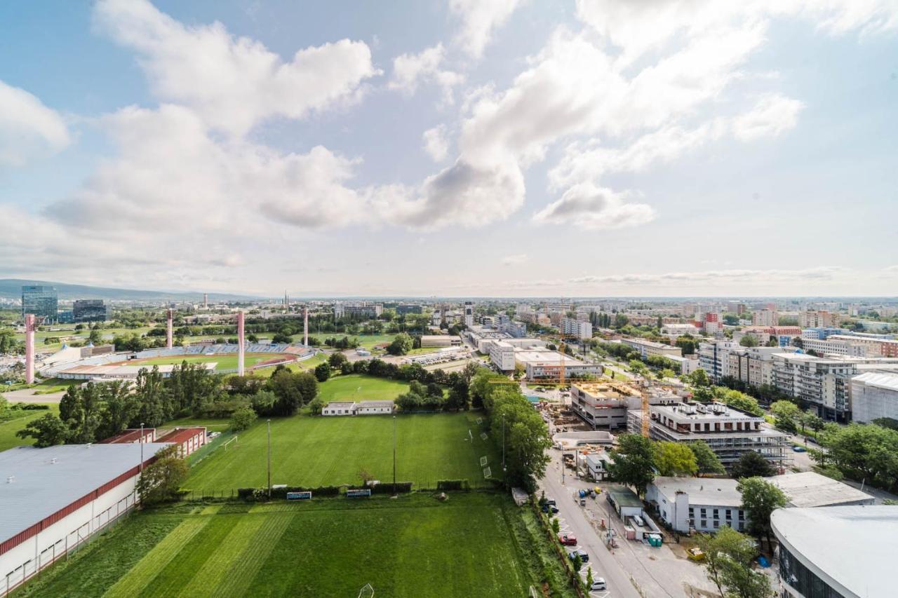 Comfy condo&FREE parking Bratislava Exterior foto