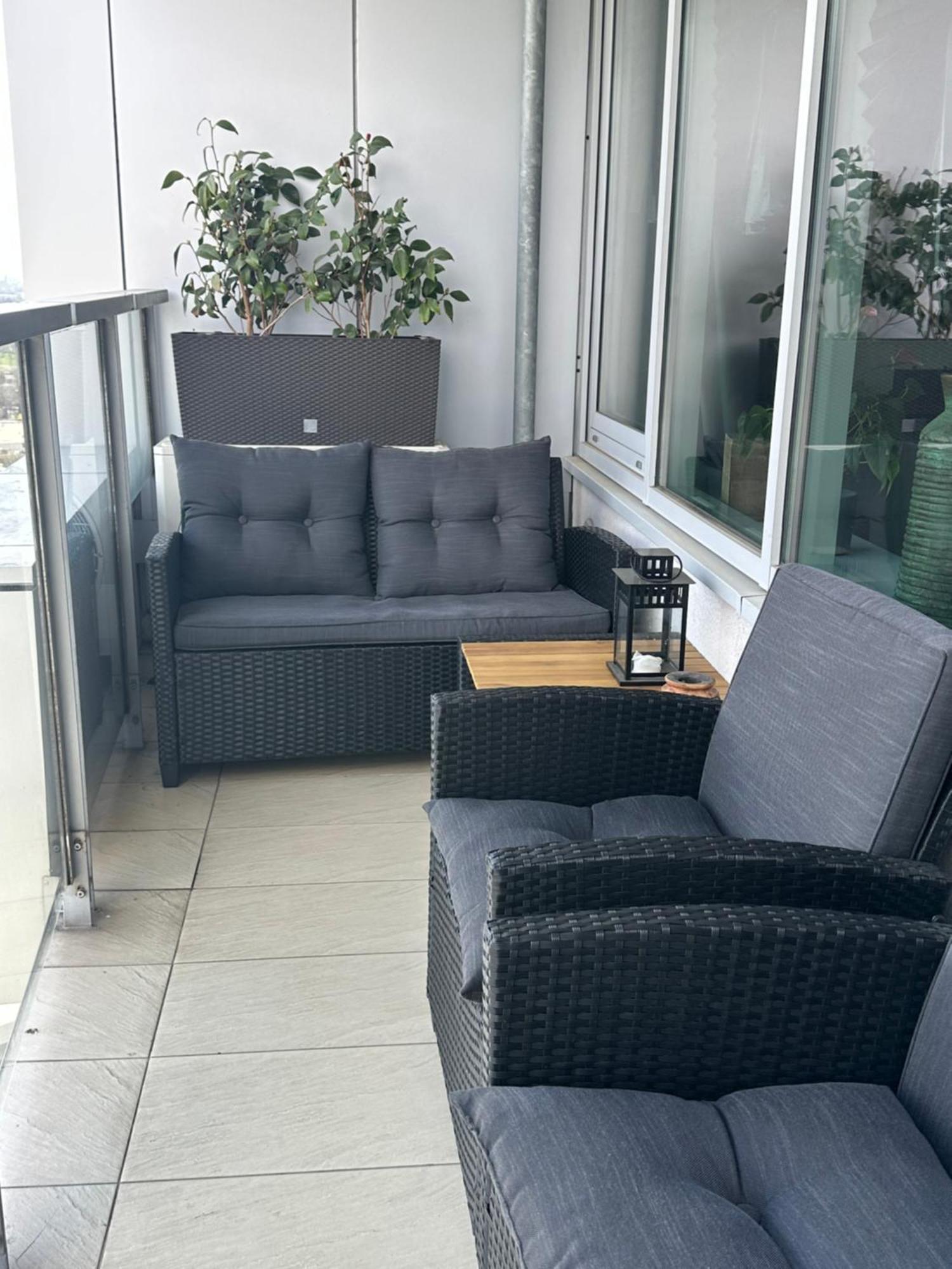 Comfy condo&FREE parking Bratislava Exterior foto